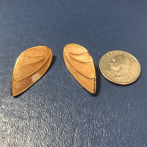 Earrings - Picture 2 of 4